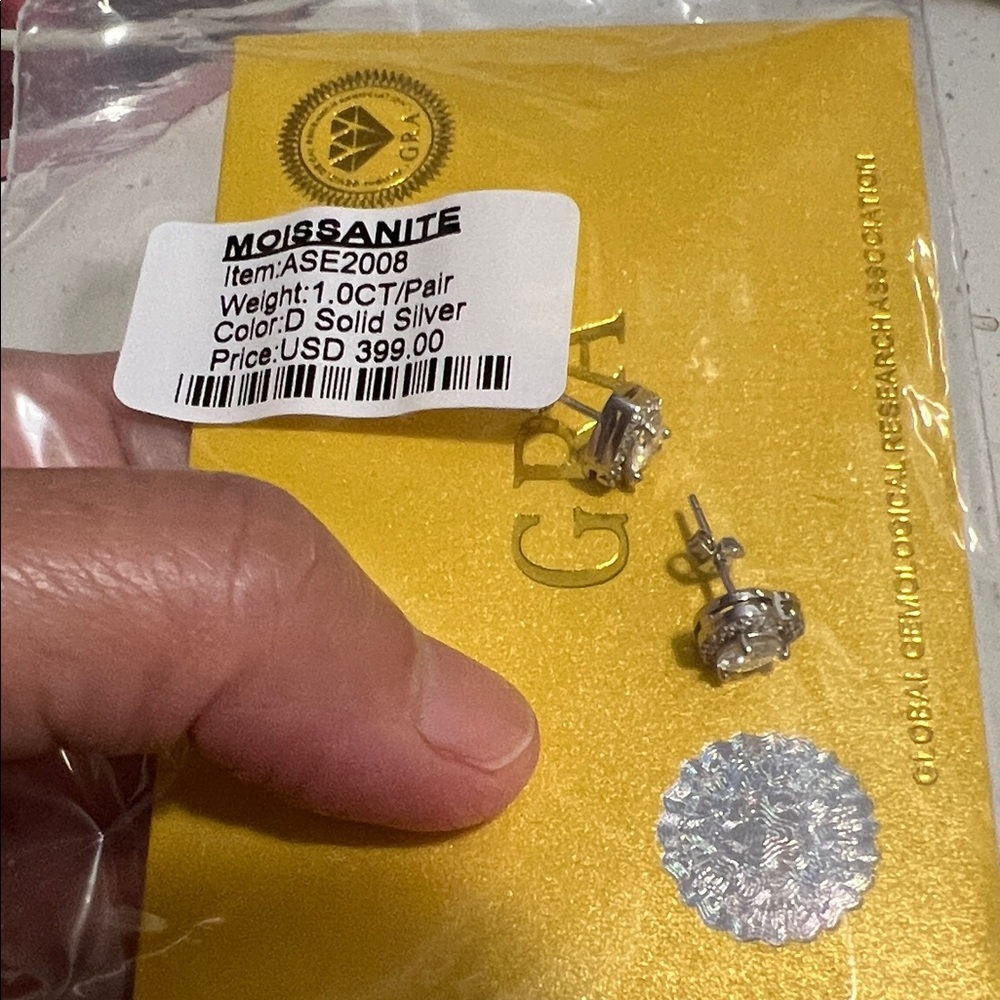 Moissanite Stud Earrings in solid Silver 👍🥰